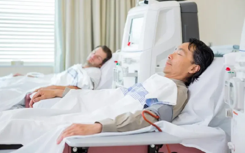 透析人數連續負成長，石崇良推「在家洗腎」，把生活還給病人